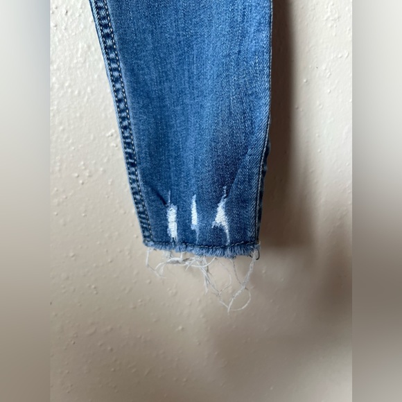 Hollister Curvy High-Rise Super Skinny
Jeans Size 3S Classic Stretch Denim
Blue - Picture 2 of 5